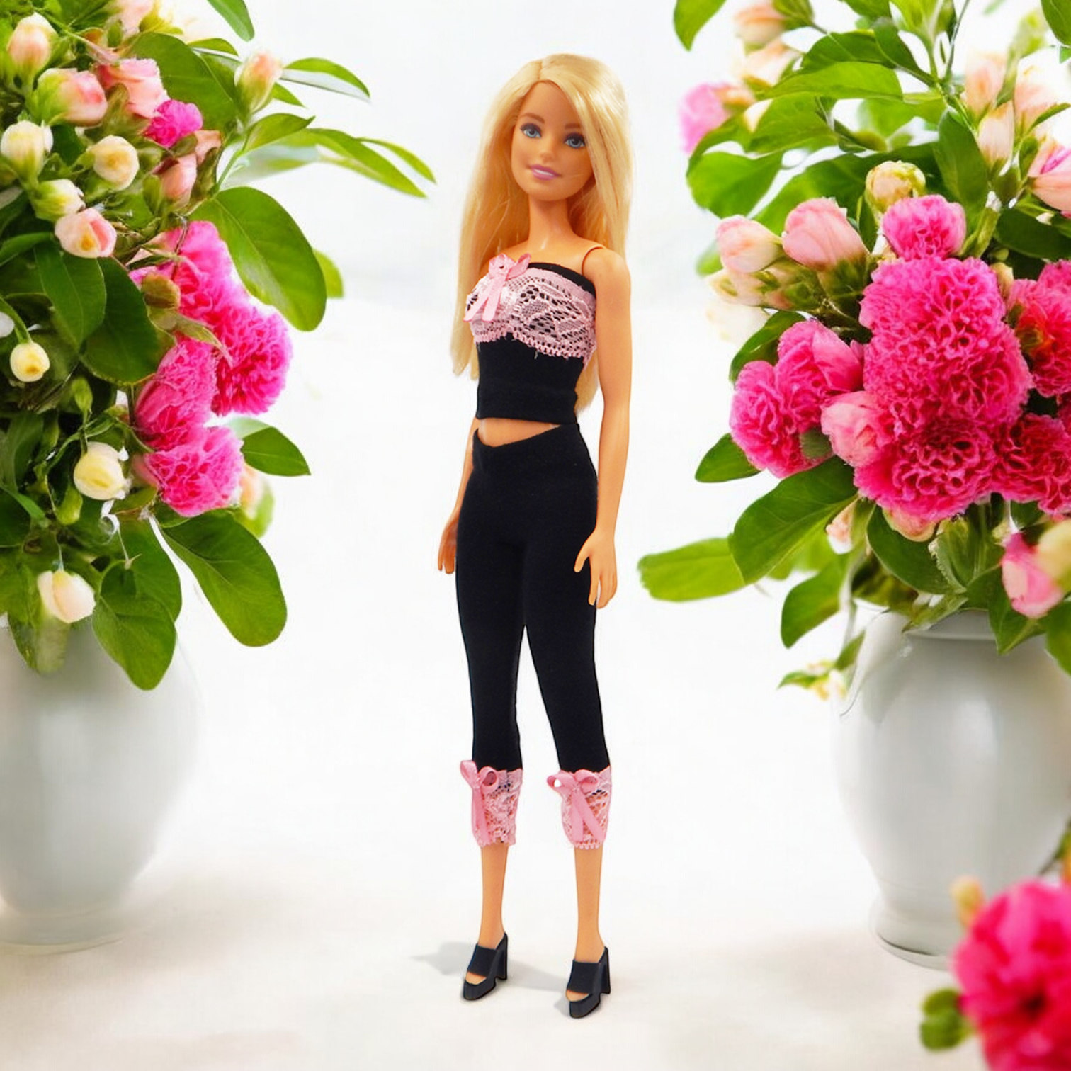 Csinos fekete–rózsaszín csipkés barbie ruha szett