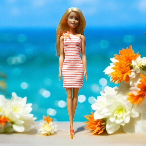 Narancs–fehér csíkos, masnis, egyvállas barbie ruha