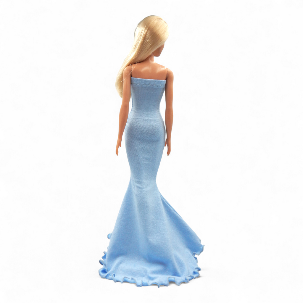 Extra hosszú fodros égkék sellő fazonú barbie ruha