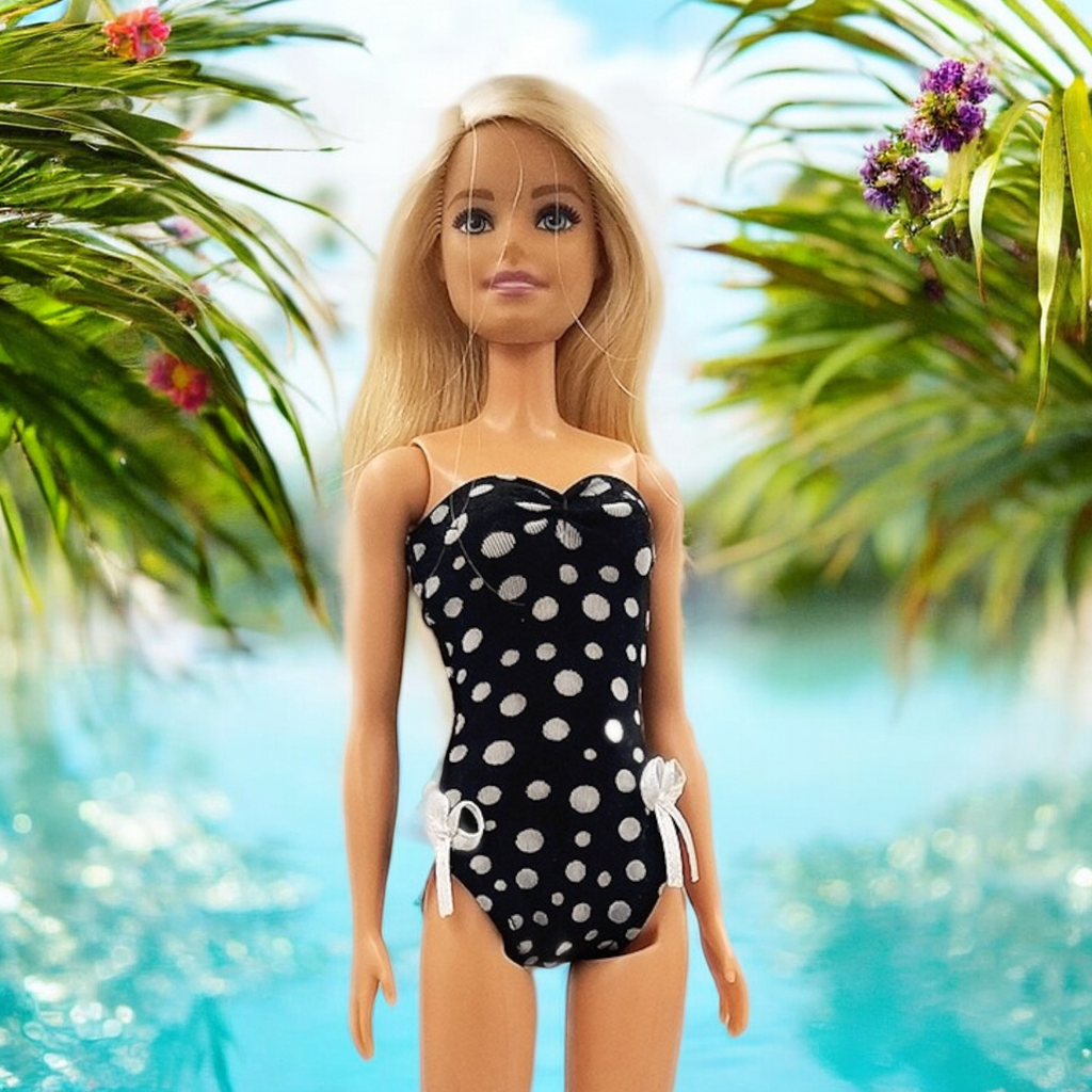 Fekete fehér pöttyös egyrészes fürdőruha barbie típusú babához, rockabilly stílus