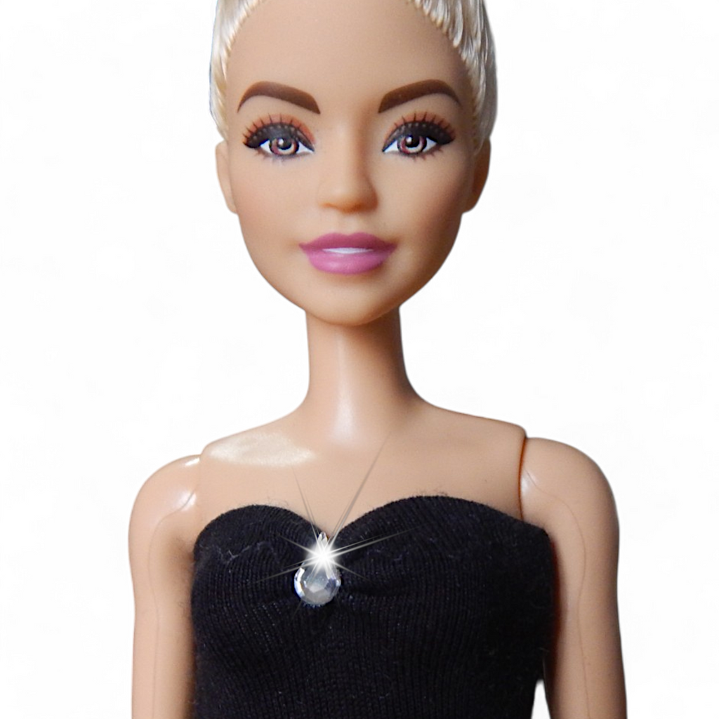 Fekete overall barbie babákhoz közelkép, csillogó kristály dísz
