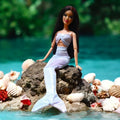 Csillogó rózsaszín sellő ruha szett barbie babákhoz tengerpartos főkép, két babával
