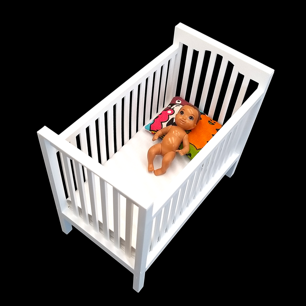 Fehér kiságy babaházba barbie babákhoz, ajándék matraccal 1/6